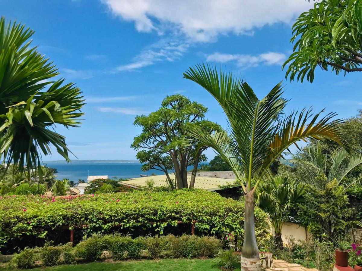 Le Jardin Exotique Hotel Antsiranana Exterior photo