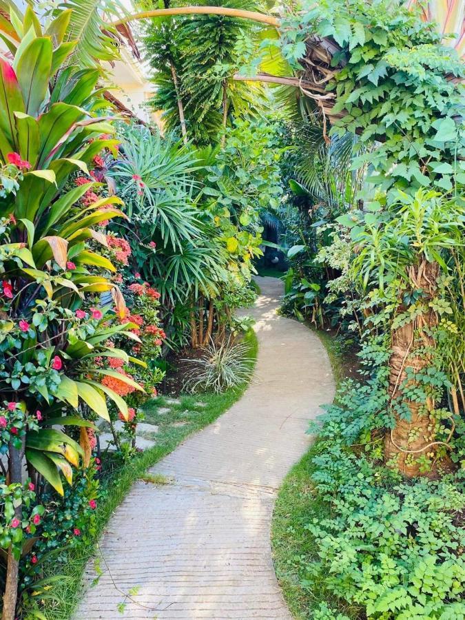 Le Jardin Exotique Hotel Antsiranana Exterior photo