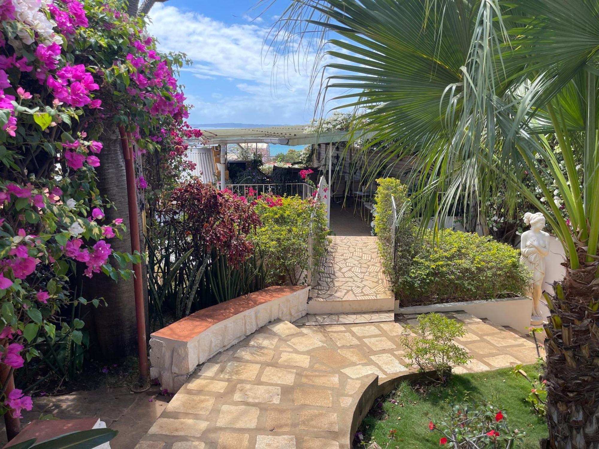 Le Jardin Exotique Hotel Antsiranana Exterior photo